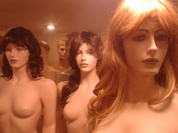 with-wig-mannequin-250x250
