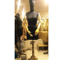 Mannequins-Dress-Forms-with